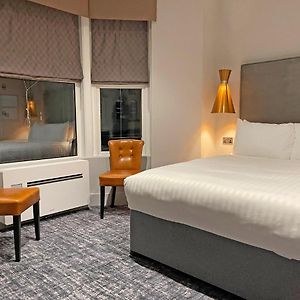 Deluxe Double Room Bath